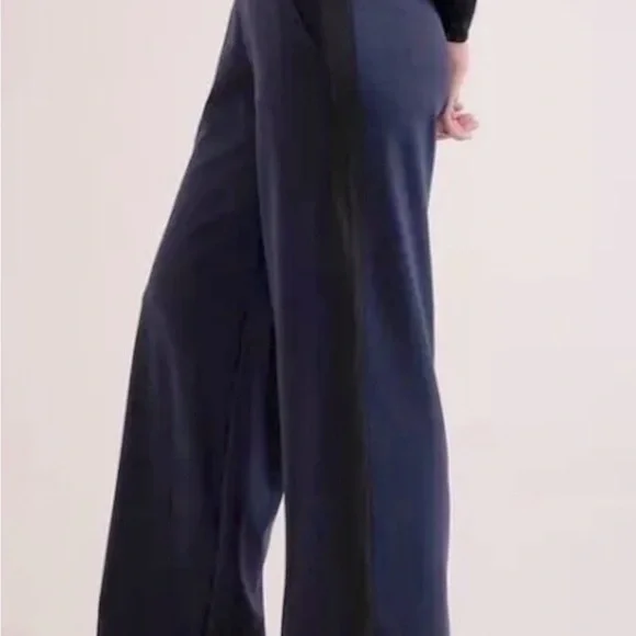 Athleta NEW Venice Wide Leg Color Block pant, Navy with Black Side Trim. Pockets - Picture 1 of 14